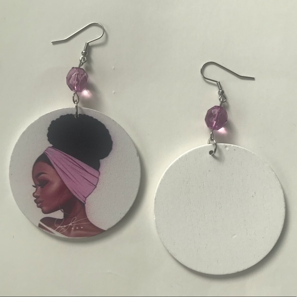 Wooden Dangle Black African Woman Earrings - Picture 3 of 3